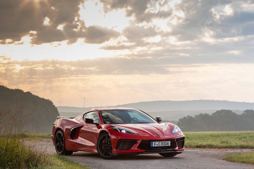 2022 Chevrolet Corvette Stingray Coupe - Front Three-Quarter Wallpaper 850x567 #17