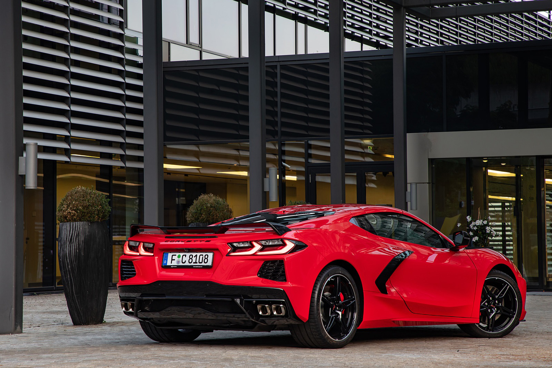 Download 2022 Chevrolet Corvette Stingray Coupe - Rear Three-Quarter HD Wallpaper 1921x1281 #22