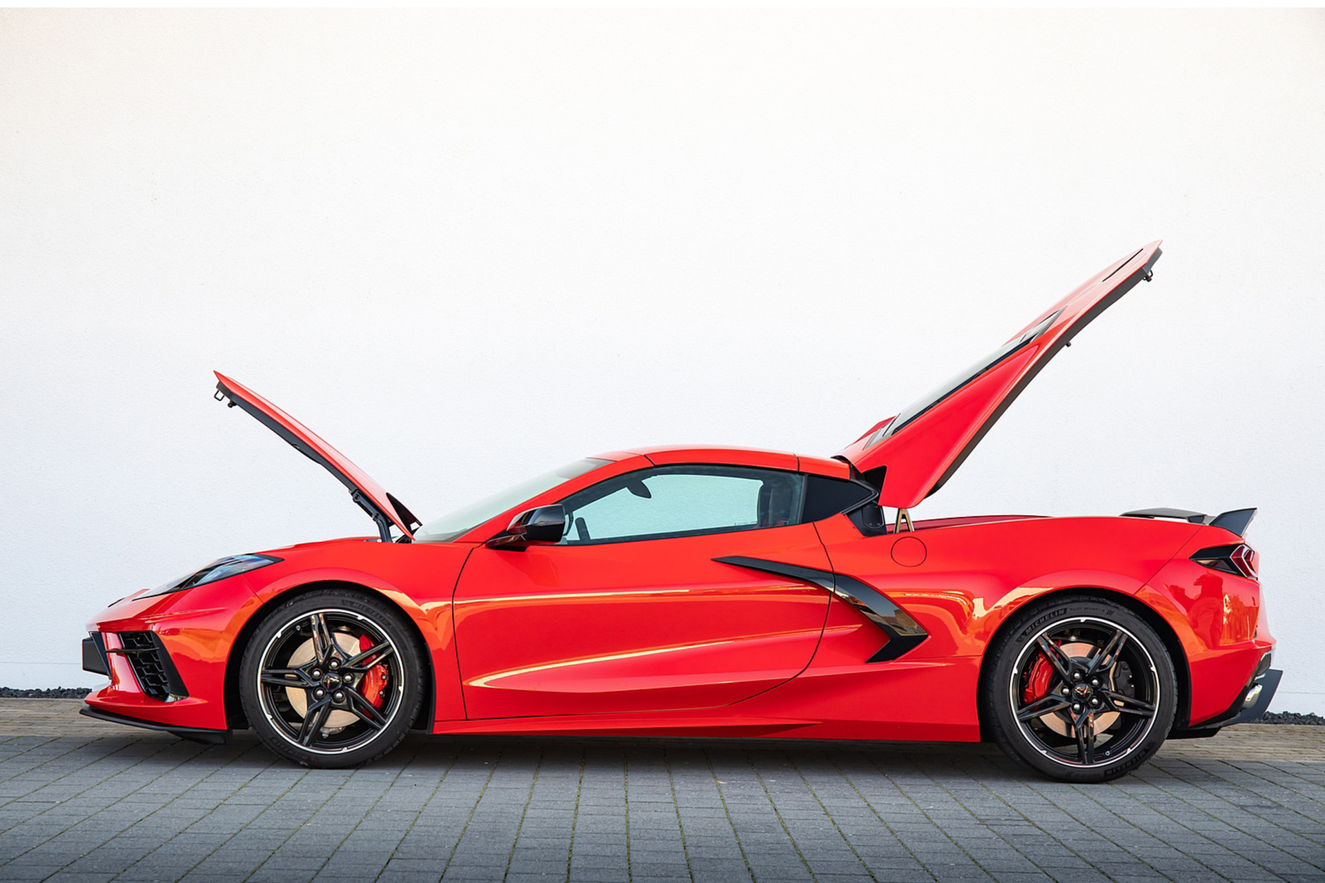 Download 2022 Chevrolet Corvette Stingray Coupe - Side HD Wallpaper 1920x1279 #29