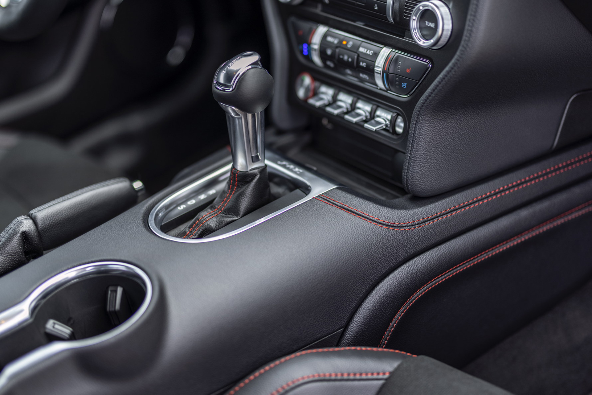 Download 2022 Ford Mustang GT California Special - Central Console HD Wallpaper 1921x1281 #14