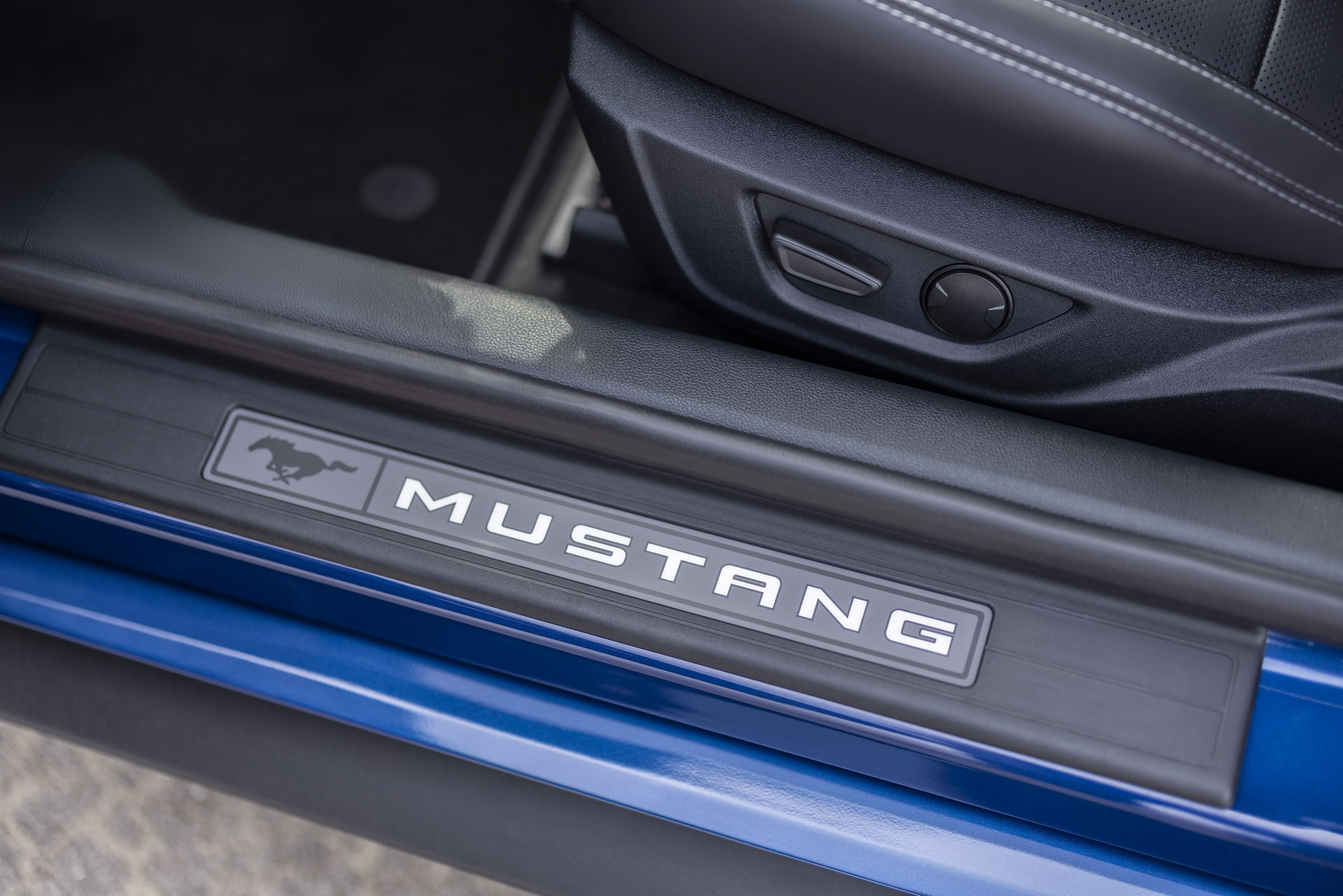 Download 2022 Ford Mustang GT Stealth Edition - Door Sill HD Wallpaper 1920x1281 #13