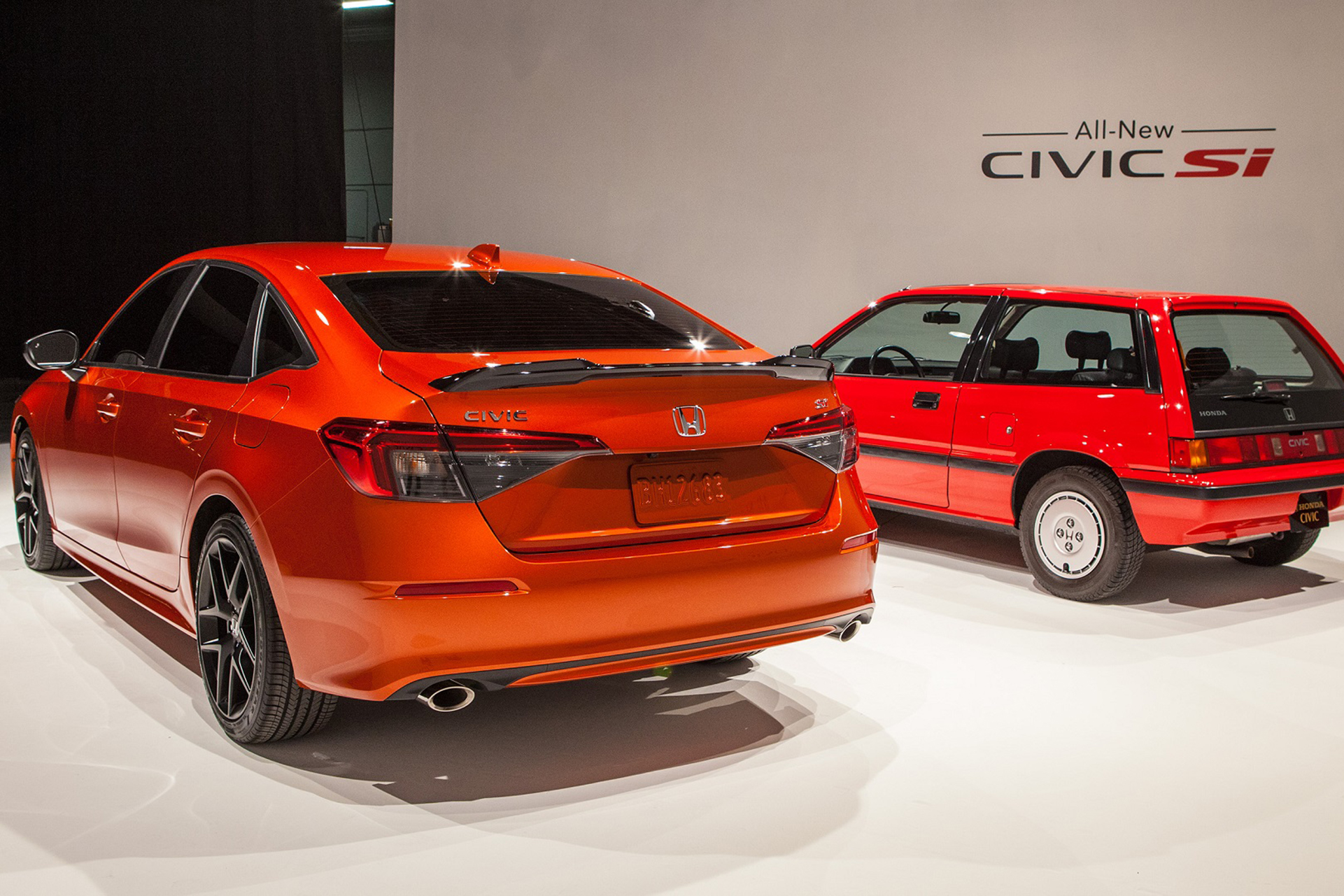 Download 2022 Honda Civic Si - Rear Three-Quarter HD Wallpaper 1921x1281 #80