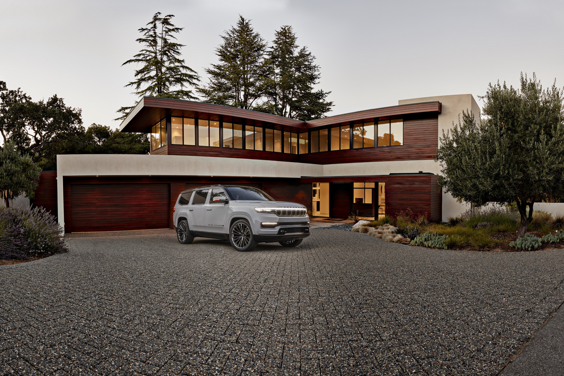 Download 2022 Jeep Grand Wagoneer Concept - Front Three-Quarter HD Wallpaper 1921x1281 #12