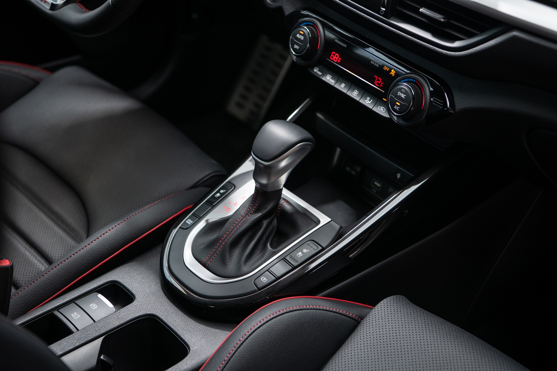 Download 2022 Kia Forte GT - Central Console HD Wallpaper 1920x1280 #21