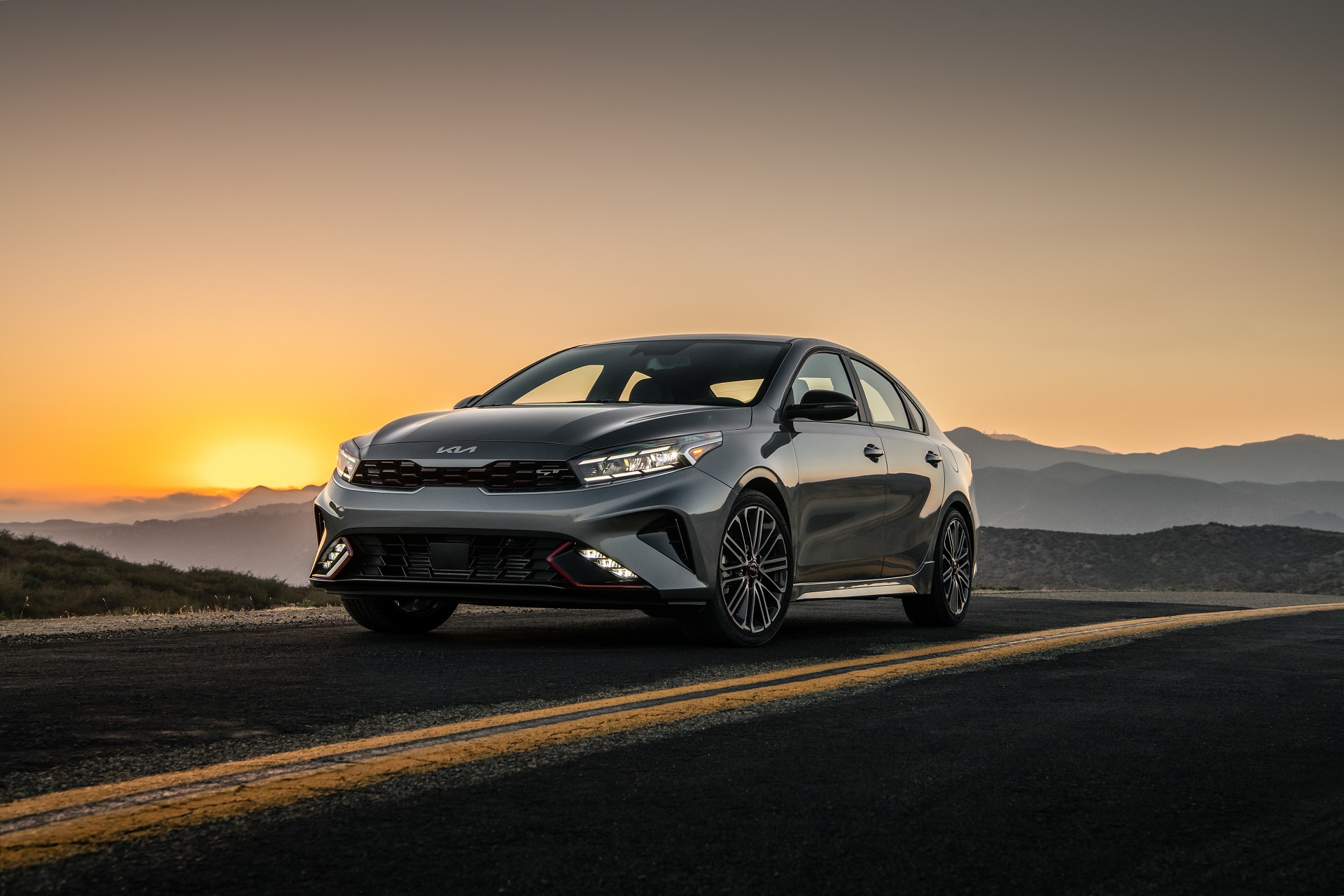 Download 2022 Kia Forte GT - Front Three-Quarter HD Wallpaper 1920x1280 #7