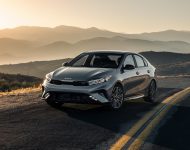 2022 Kia Forte GT - Front Three-Quarter Wallpaper 190x150