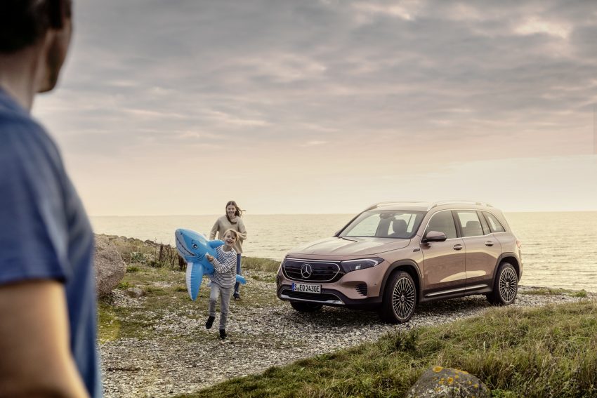 2022 Mercedes-Benz EQB 350 4Matic - Front Three-Quarter Wallpaper 850x567 #22