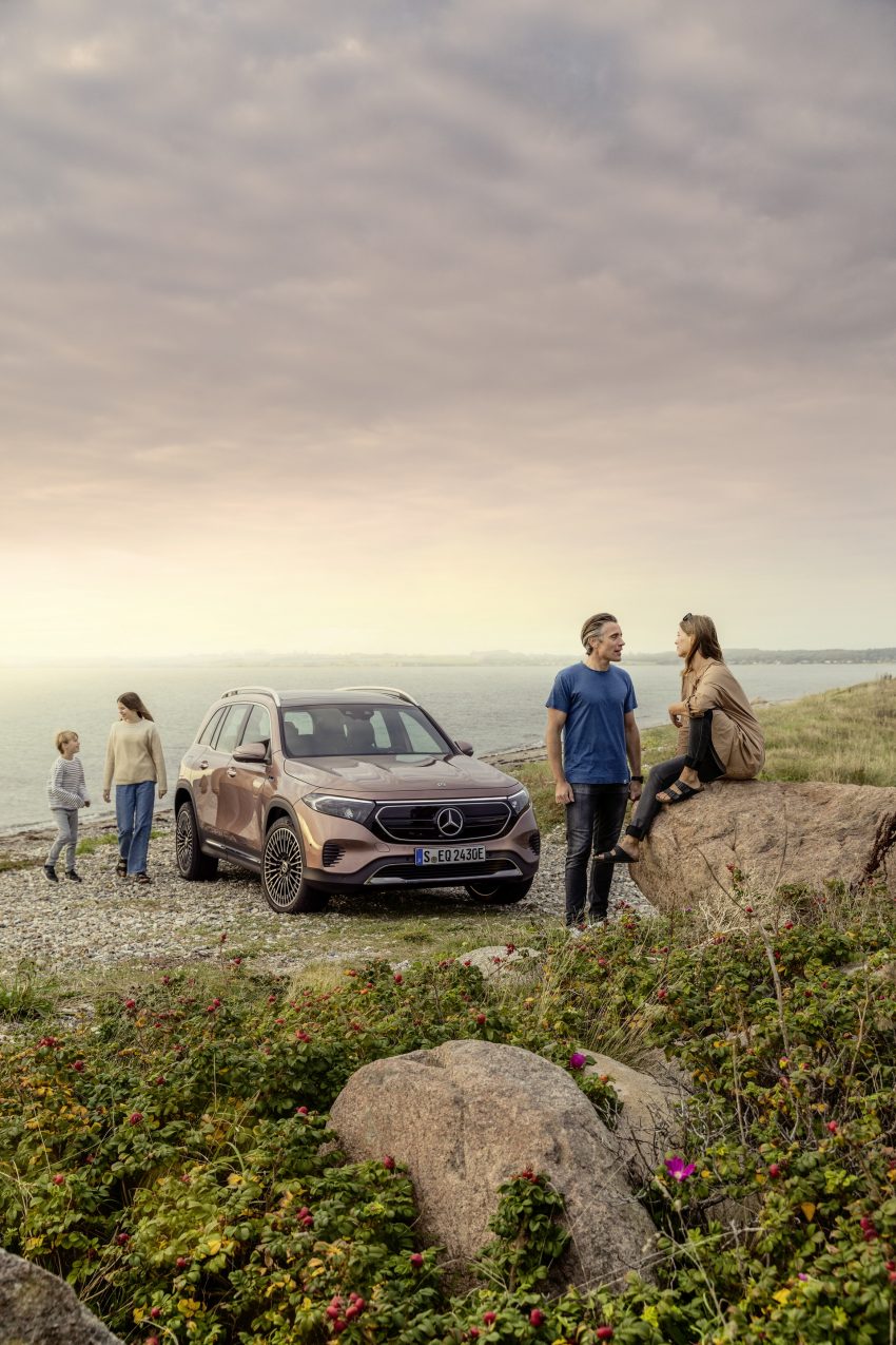 2022 Mercedes-Benz EQB 350 4Matic - Front Phone Wallpaper 850x1275 #26