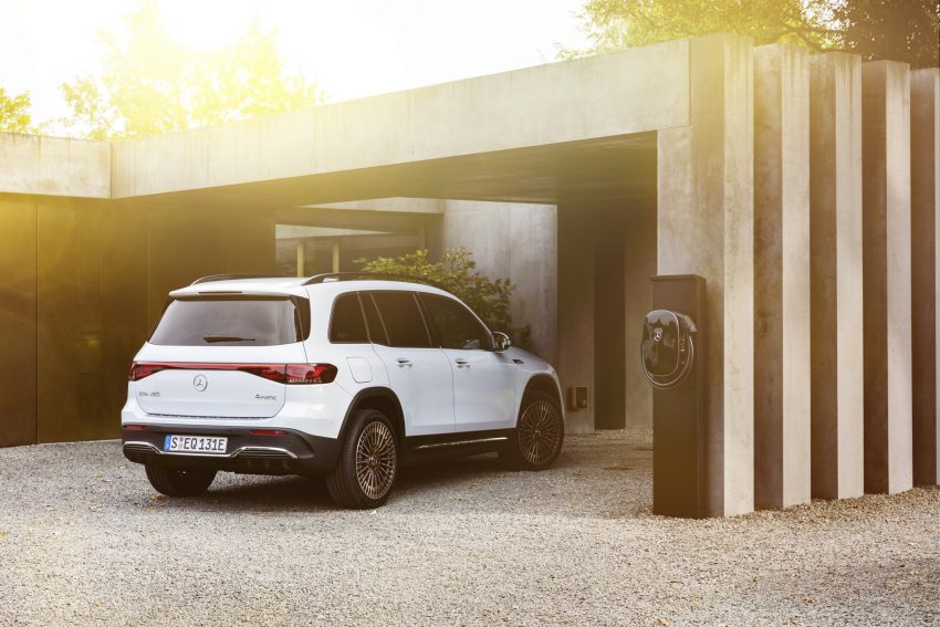 2022 Mercedes-Benz EQB 350 4Matic - Rear Three-Quarter Wallpaper 850x567 #14