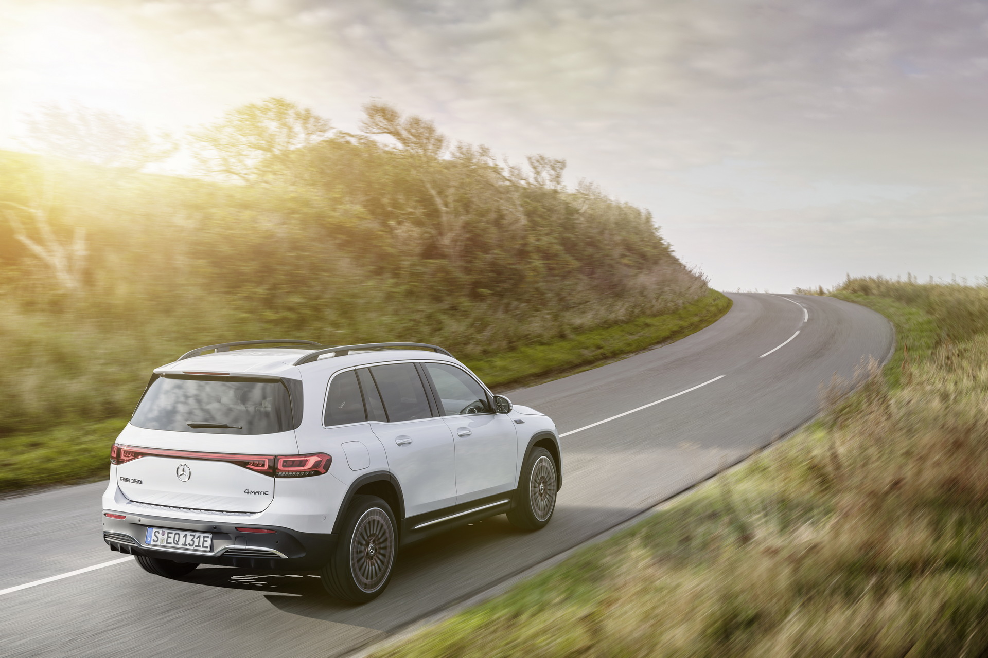 Download 2022 Mercedes-Benz EQB 350 4Matic - Rear Three-Quarter HD Wallpaper 1920x1280 #4