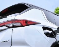 2022 Mitsubishi Outlander PHEV - Charging Wallpaper 190x150