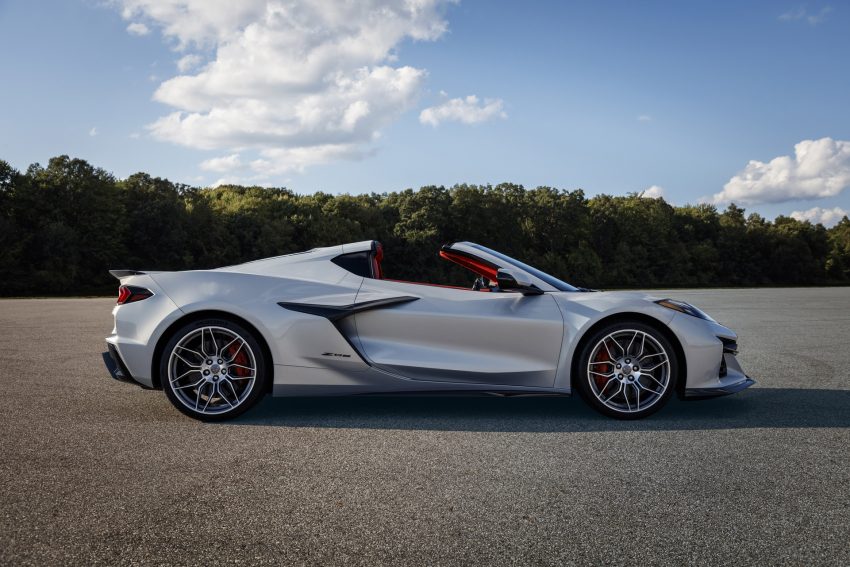 2023 Chevrolet Corvette Z06 - Side Wallpaper 850x567 #6