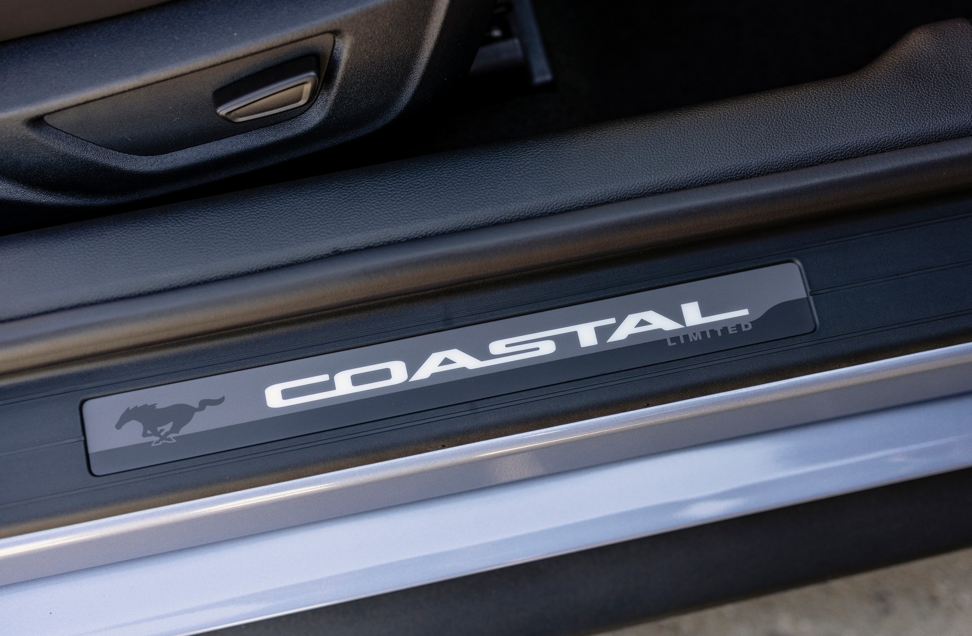 Download 2022 Ford Mustang Coastal Limited Edition - Door Sill HD Wallpaper 1920x1257 #13