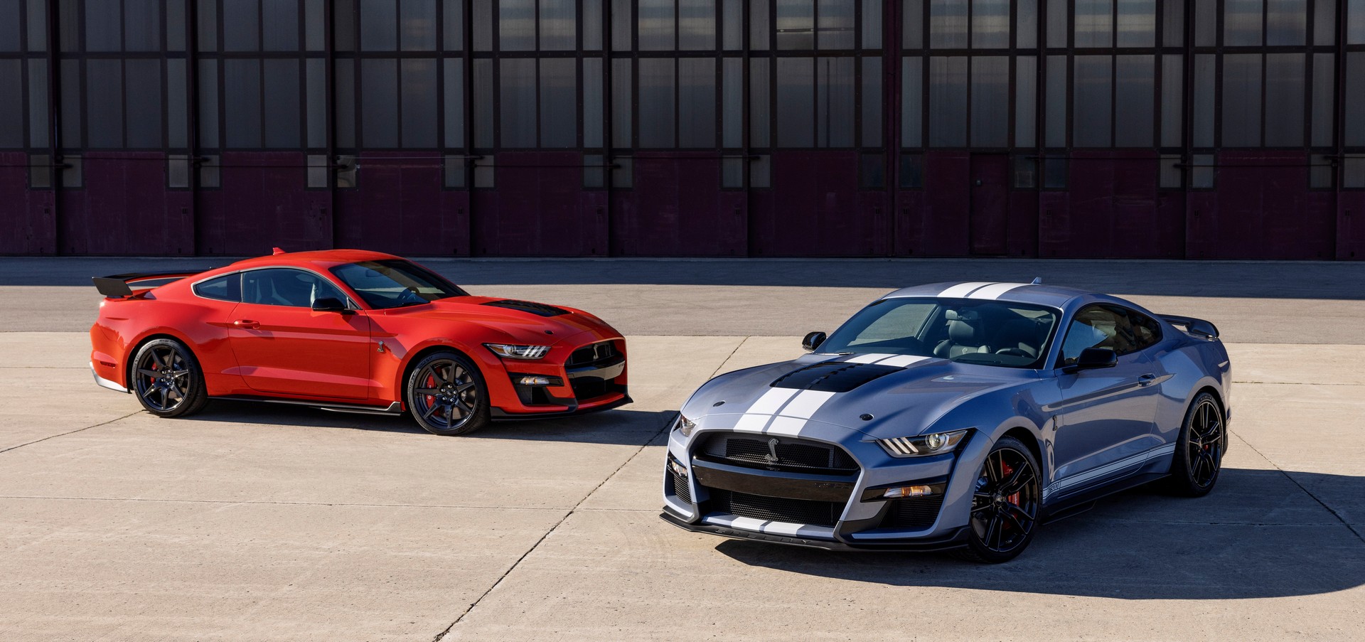 Download 2022 Ford Mustang Shelby GT500 and GT500 Heritage Edition HD Wallpaper 1920x903 #11