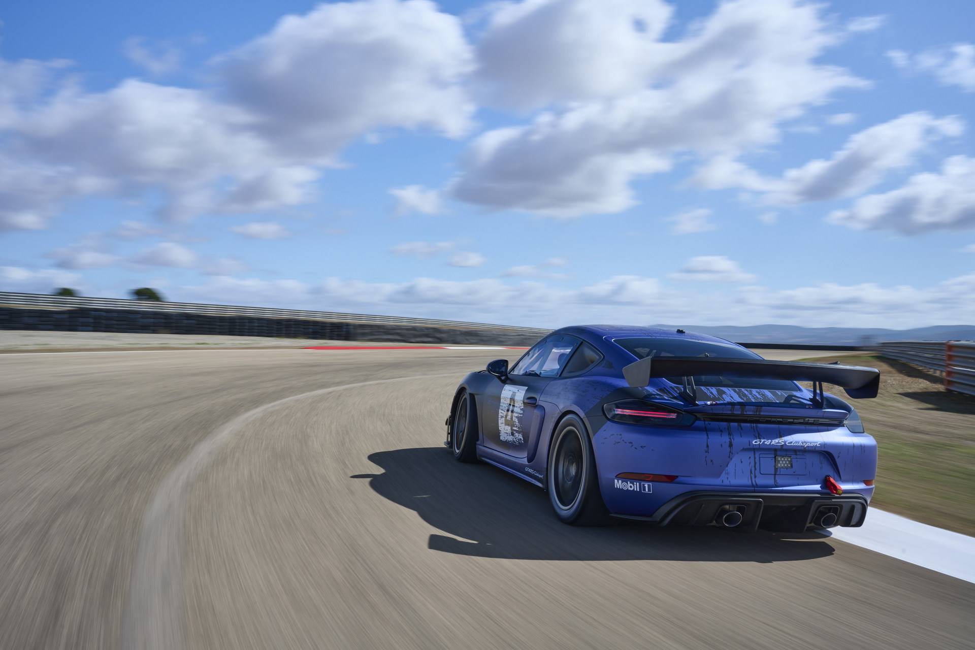 Download 2022 Porsche 718 Cayman GT4 RS Clubsport - Rear Three-Quarter HD Wallpaper 1920x1280 #6