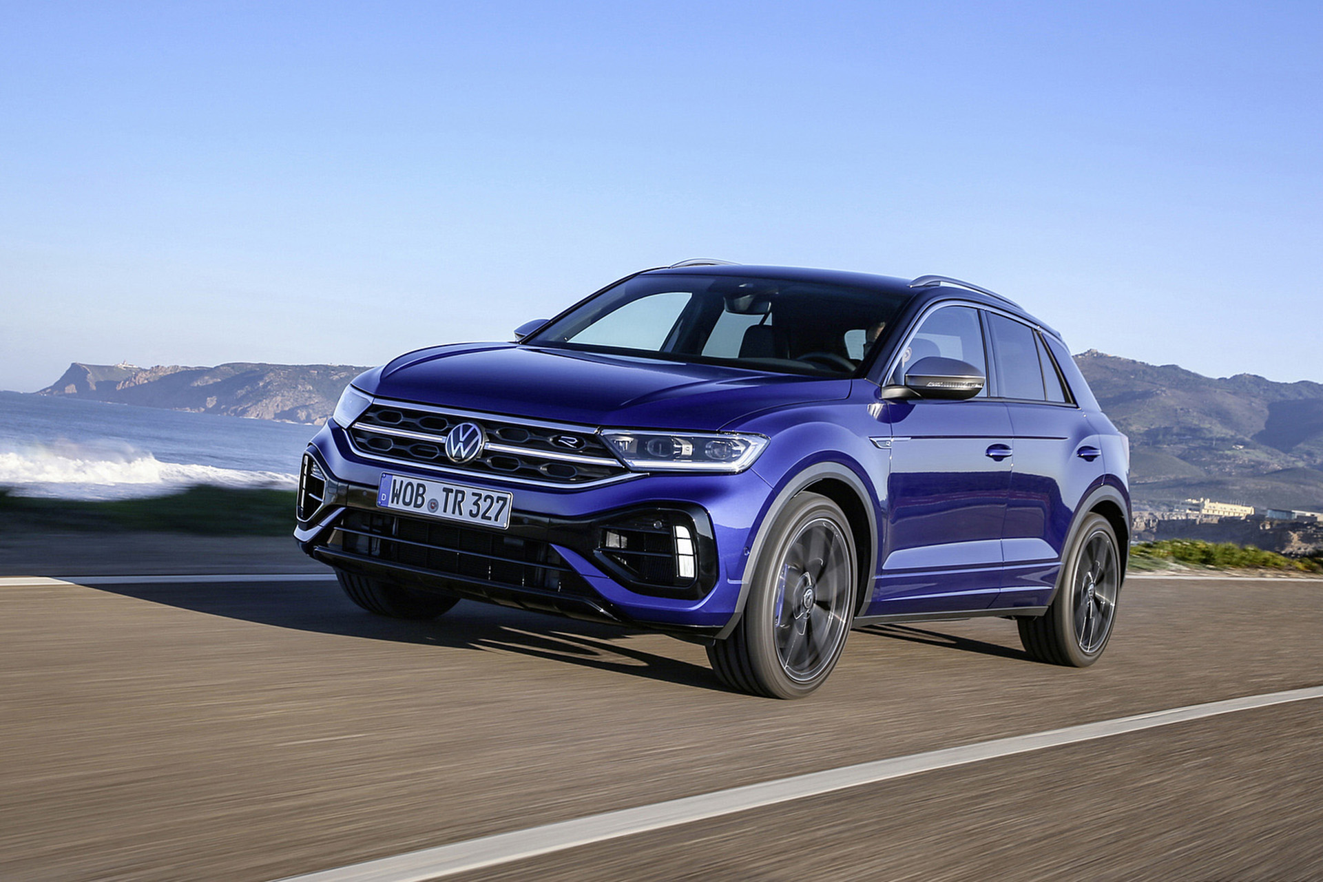 Download 2022 Volkswagen T-Roc R - Front Three-Quarter HD Wallpaper 1921x1281 #2