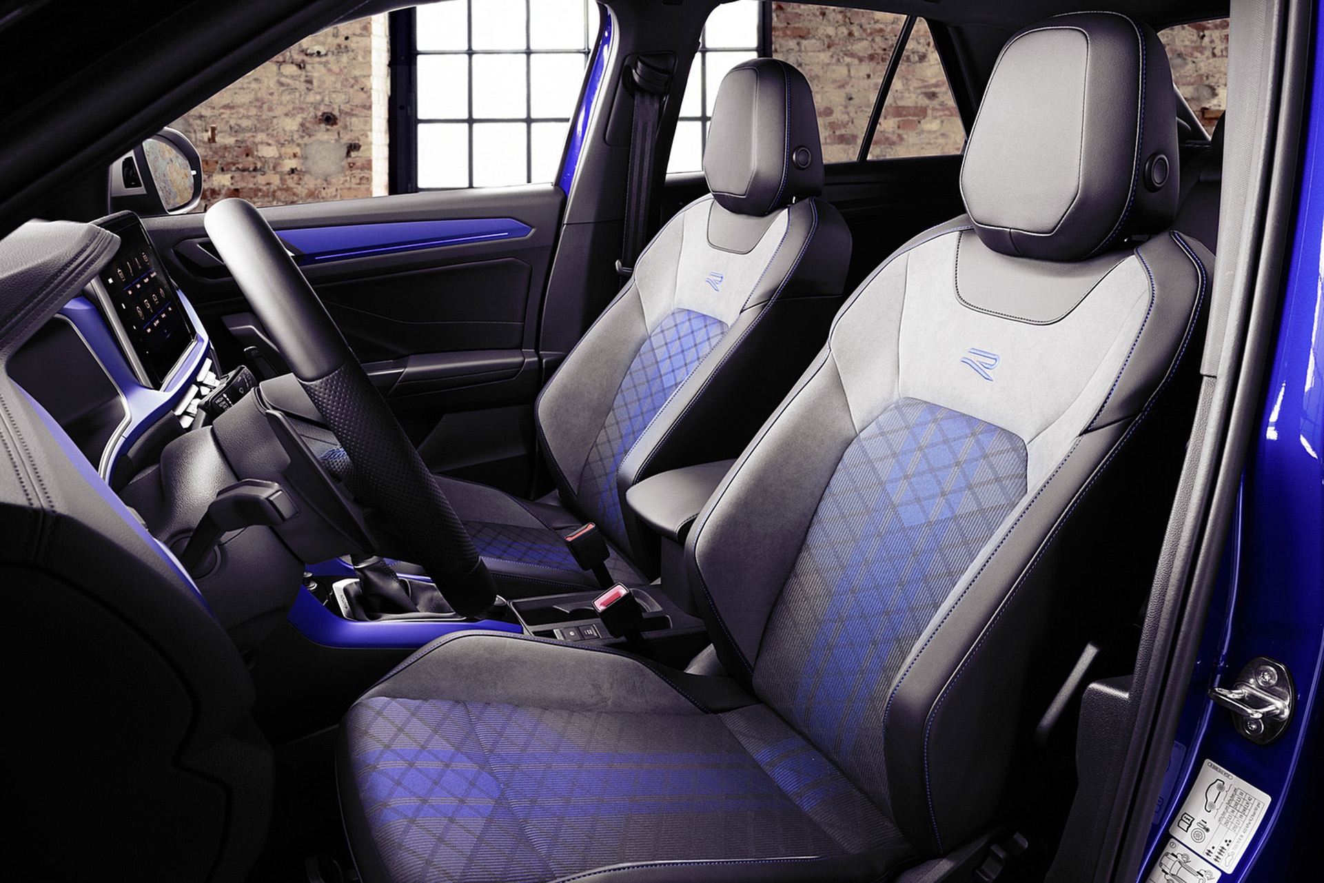 Download 2022 Volkswagen T-Roc R - Interior, Front Seats HD Wallpaper 1921x1281 #35