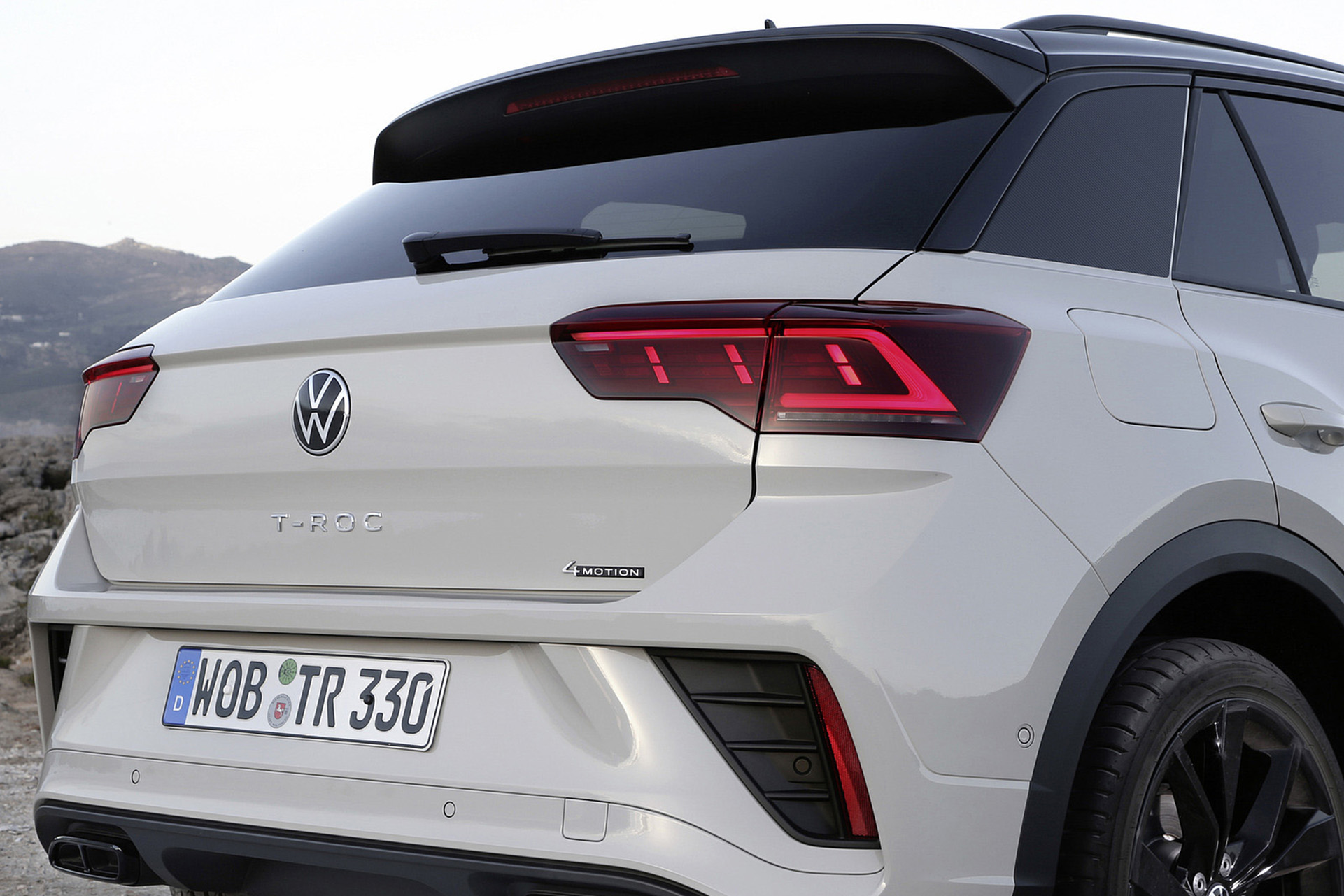 Download 2022 Volkswagen T-Roc - Rear HD Wallpaper 1921x1281 #18