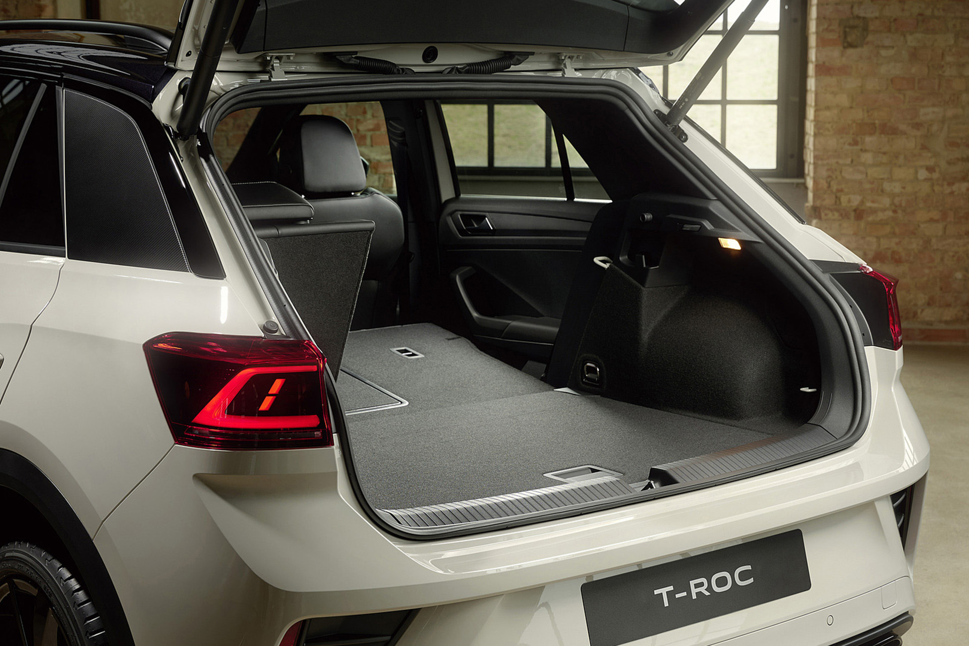 Download 2022 Volkswagen T-Roc - Trunk HD Wallpaper 1921x1280 #41