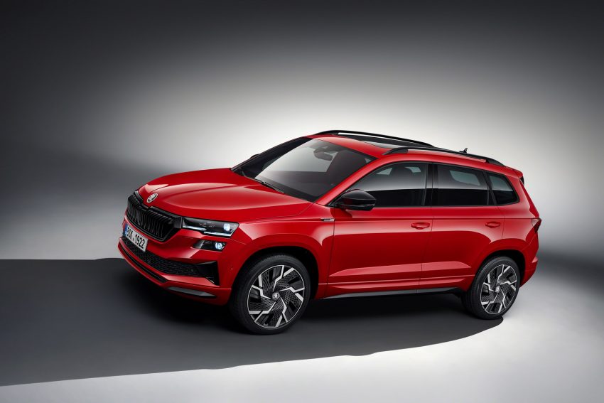 2022 Škoda Karoq SPORTLINE - Front Three-Quarter Wallpaper 850x567 #54