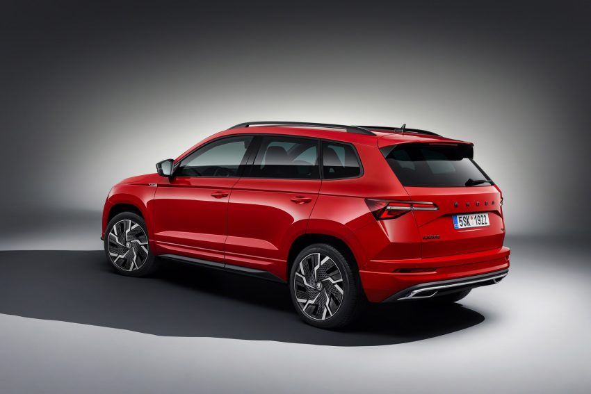 2022 Škoda Karoq SPORTLINE - Rear Three-Quarter Wallpaper 850x567 #56