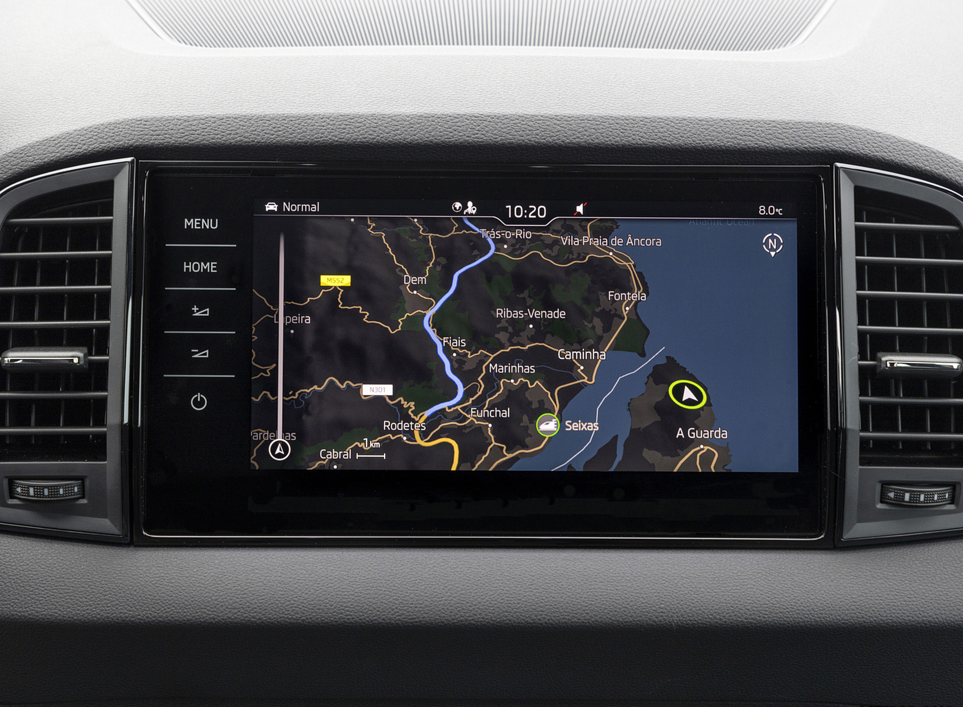 Download 2022 Škoda Karoq Sportline - Central Console HD Wallpaper 1920x1409 #44