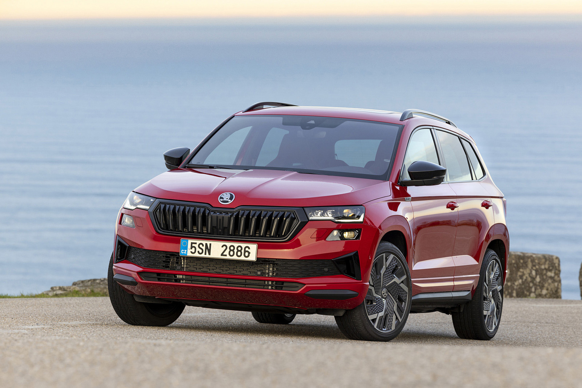 Download 2022 Škoda Karoq Sportline - Front Three-Quarter HD Wallpaper 1921x1281 #24