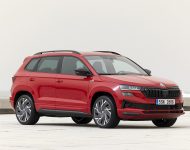 2022 Škoda Karoq Sportline - Front Three-Quarter Wallpaper 190x150