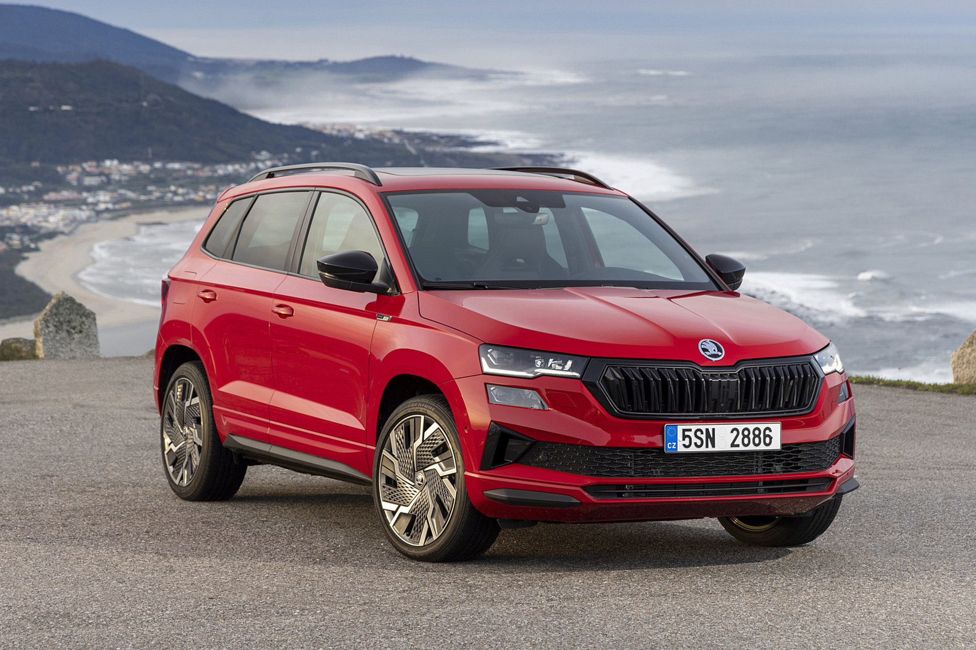 Download 2022 Škoda Karoq Sportline - Front Three-Quarter HD Wallpaper 1921x1280 #26