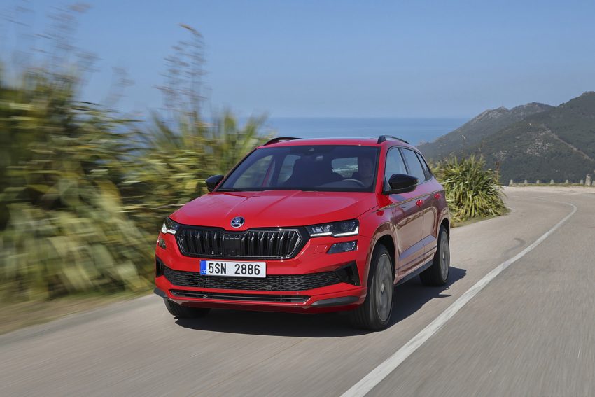 2022 Škoda Karoq Sportline - Front Wallpaper 850x567 #6