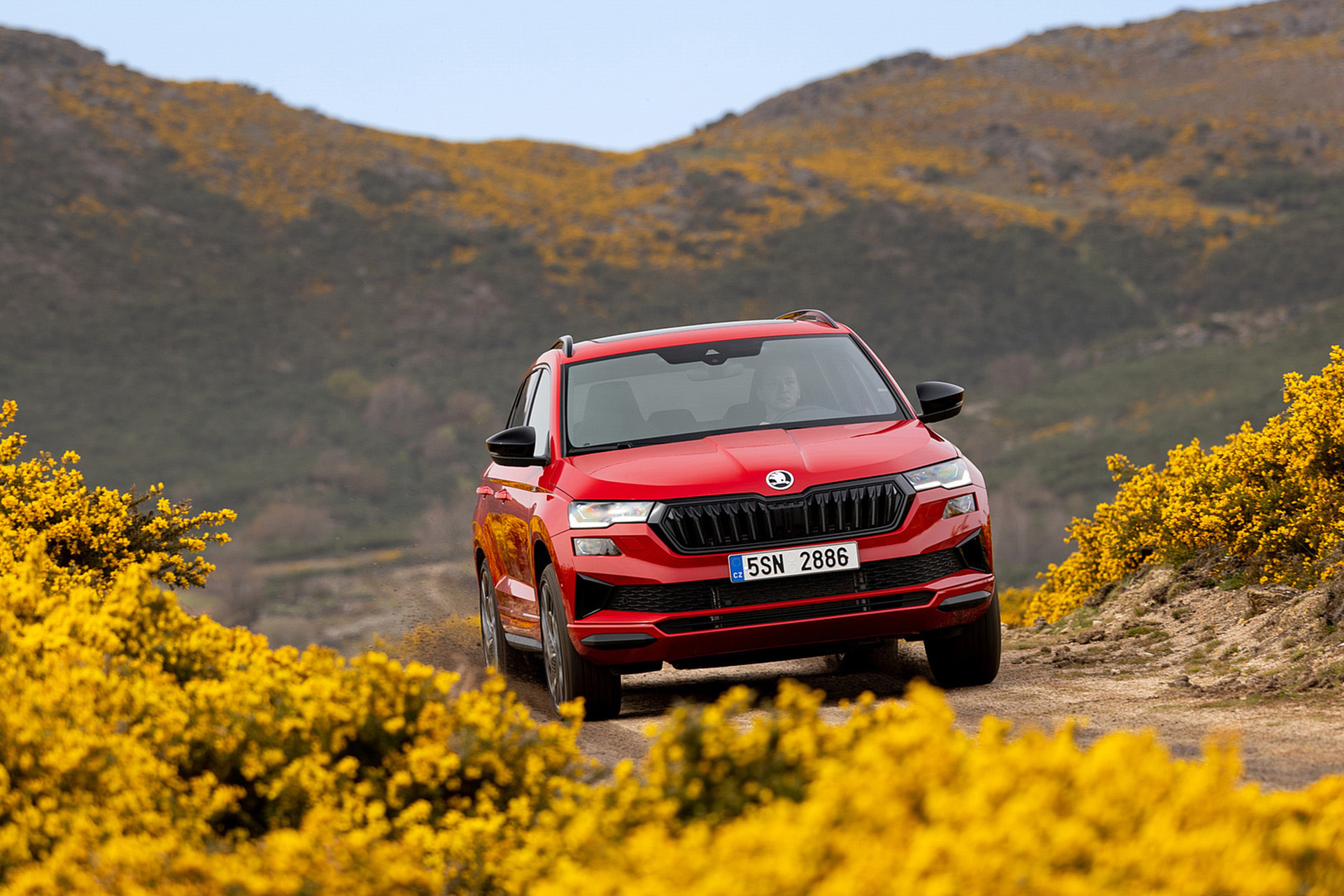 Download 2022 Škoda Karoq Sportline - Front HD Wallpaper 1921x1281 #18