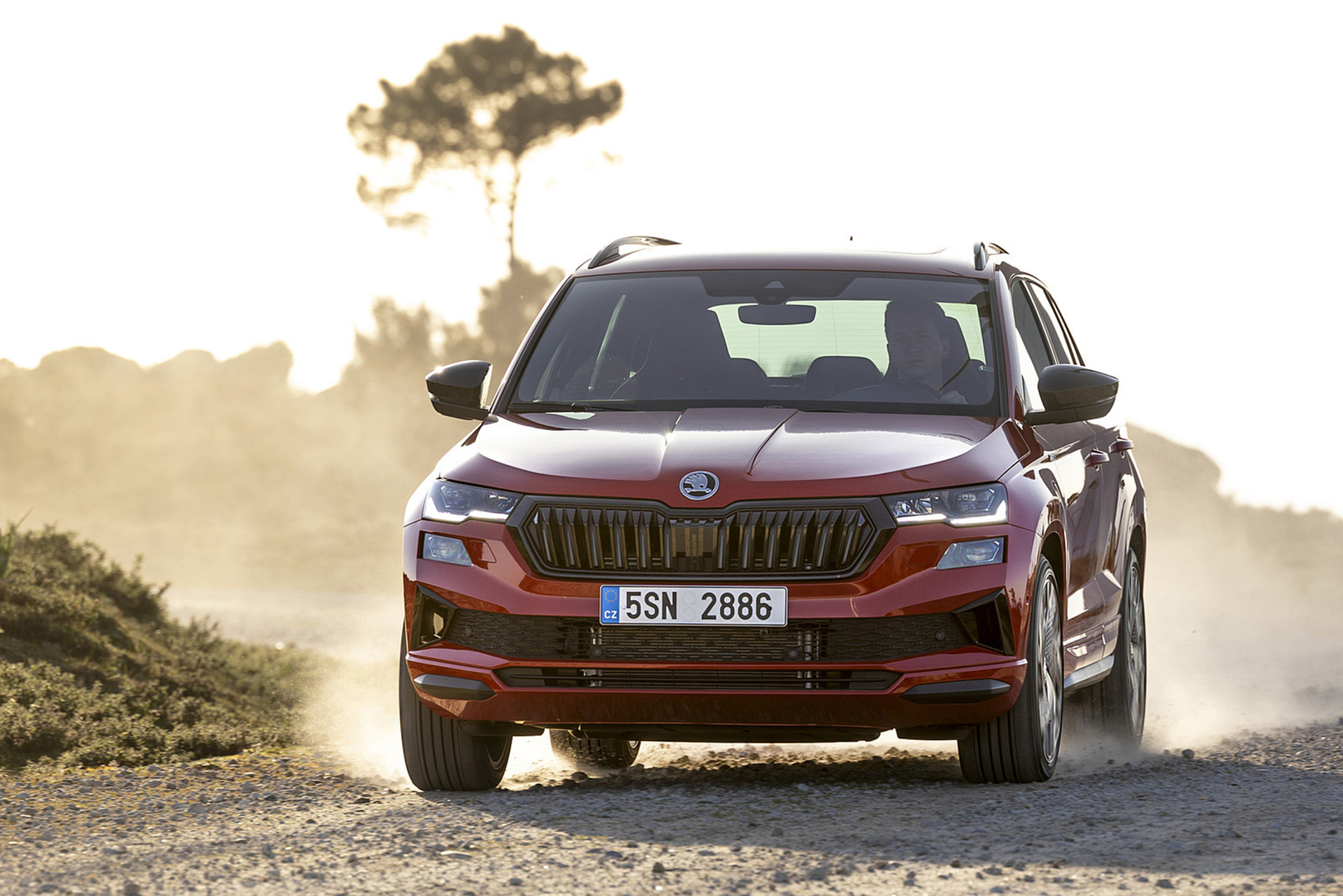 Download 2022 Škoda Karoq Sportline - Front HD Wallpaper 1921x1281 #16