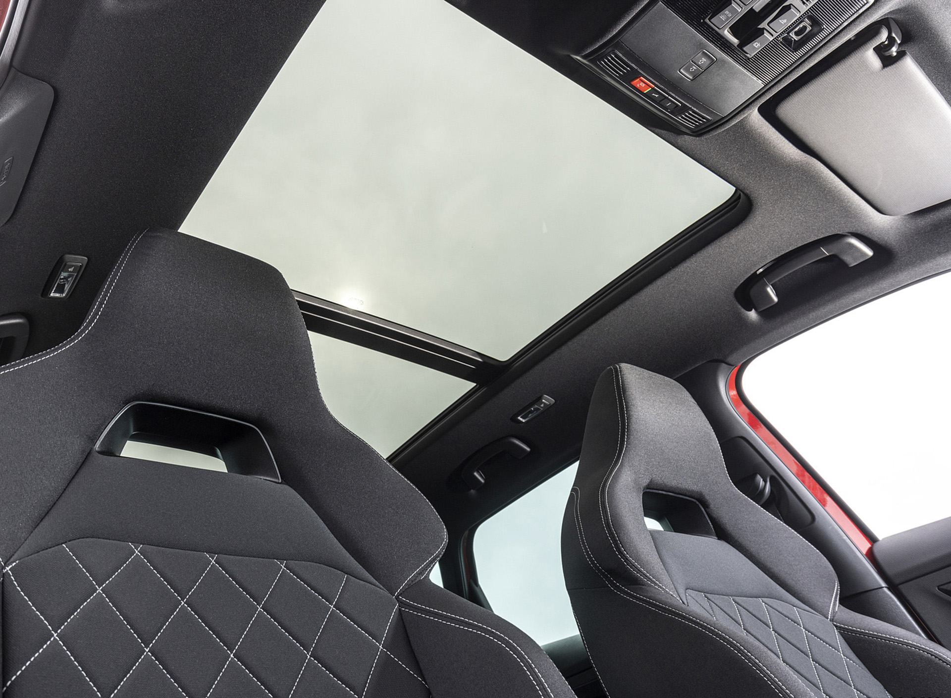 Download 2022 Škoda Karoq Sportline - Panoramic Roof HD Wallpaper 1920x1409 #50