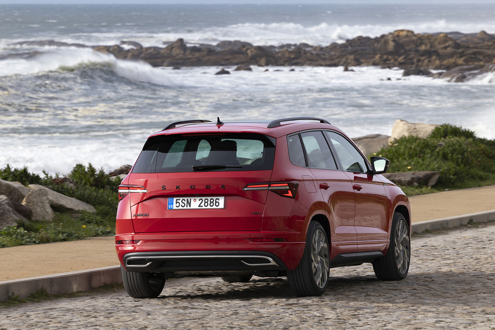 Download 2022 Škoda Karoq Sportline - Rear Three-Quarter HD Wallpaper 1920x1280 #28