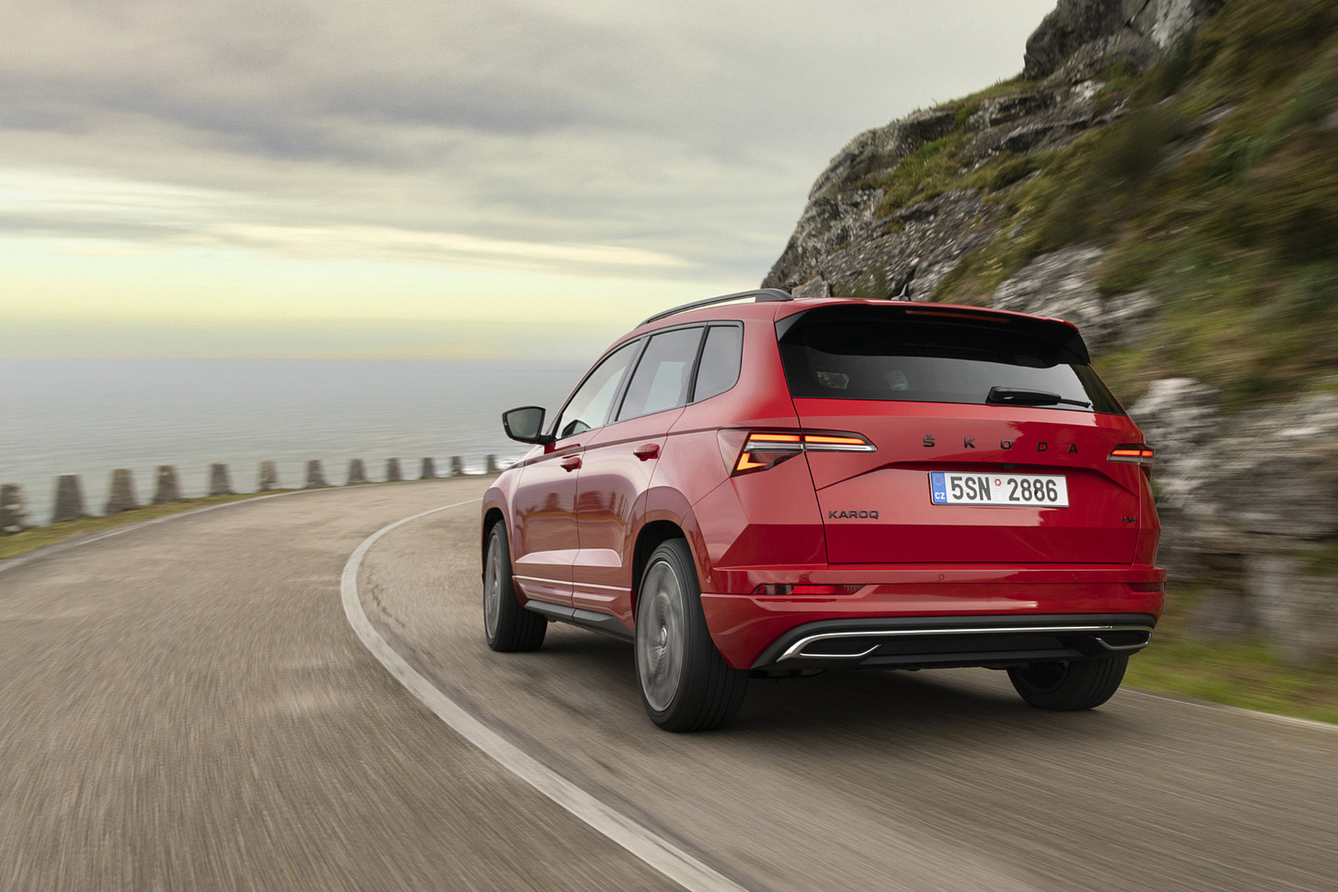 Download 2022 Škoda Karoq Sportline - Rear HD Wallpaper 1921x1280 #9