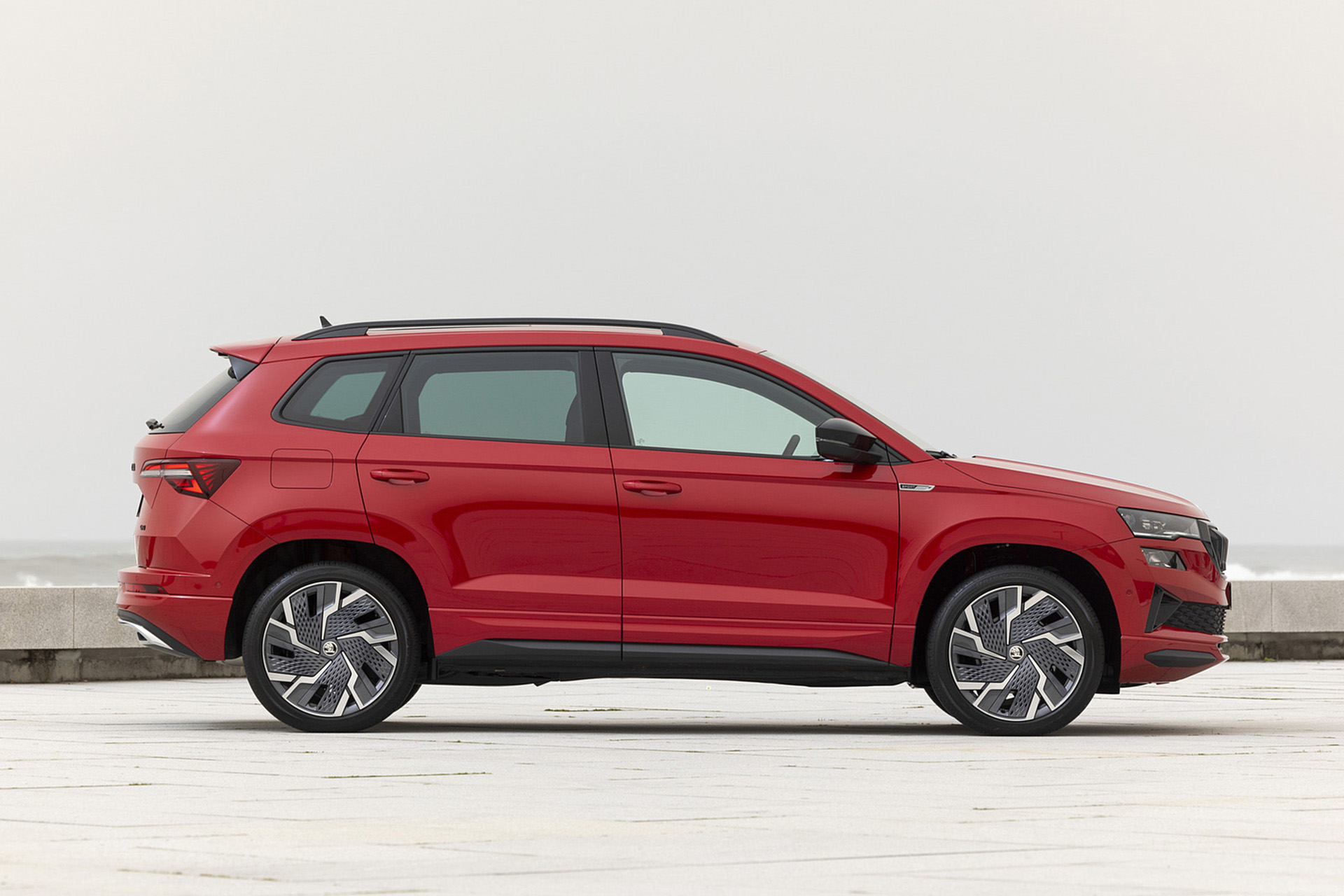 Download 2022 Škoda Karoq Sportline - Side HD Wallpaper 1920x1280 #34