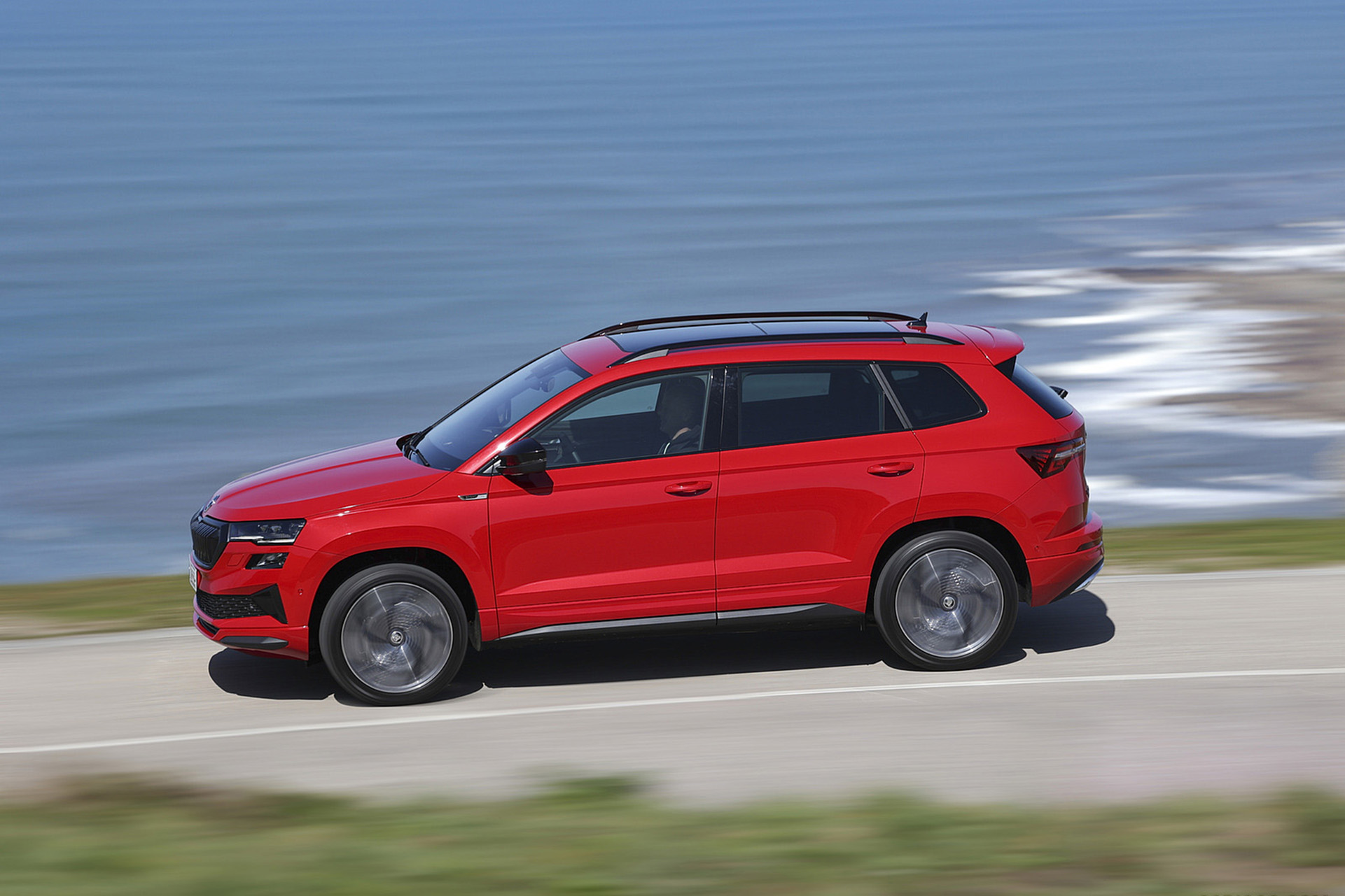 Download 2022 Škoda Karoq Sportline - Side HD Wallpaper 1921x1281 #14