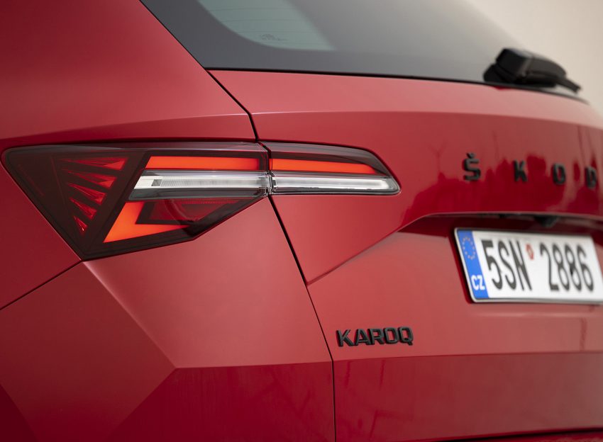 2022 Škoda Karoq Sportline - Tail Light Wallpaper 850x624 #42