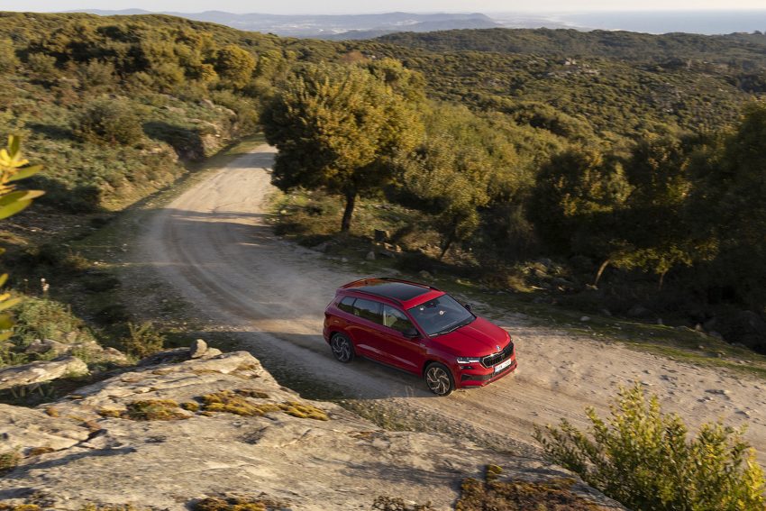 2022 Škoda Karoq Sportline - Top Wallpaper 850x567 #17