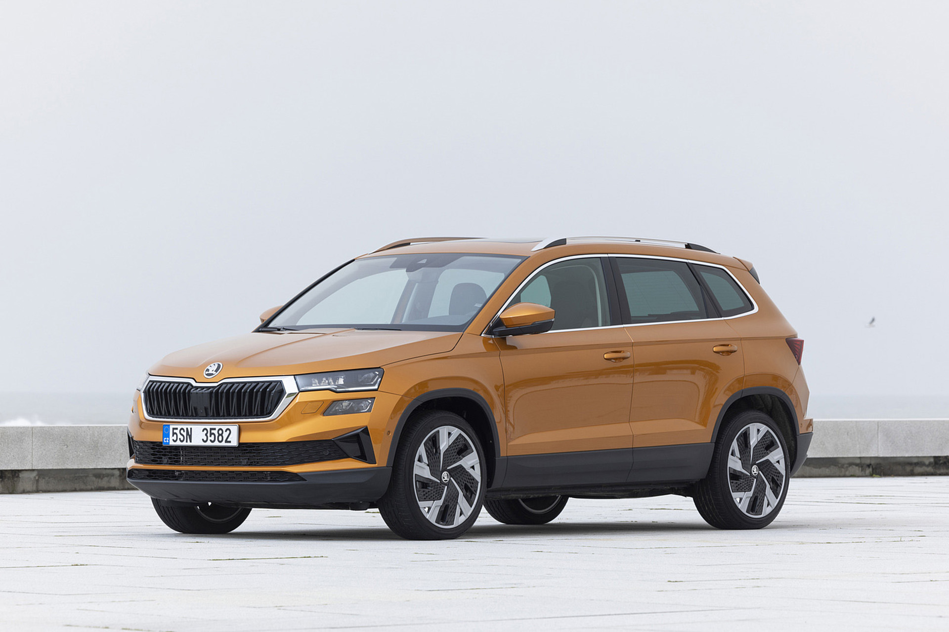 Download 2022 Škoda Karoq Style - Front Three-Quarter HD Wallpaper 1920x1280 #62