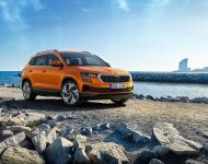 2022 Škoda Karoq Style - Front Three-Quarter Wallpaper 190x150