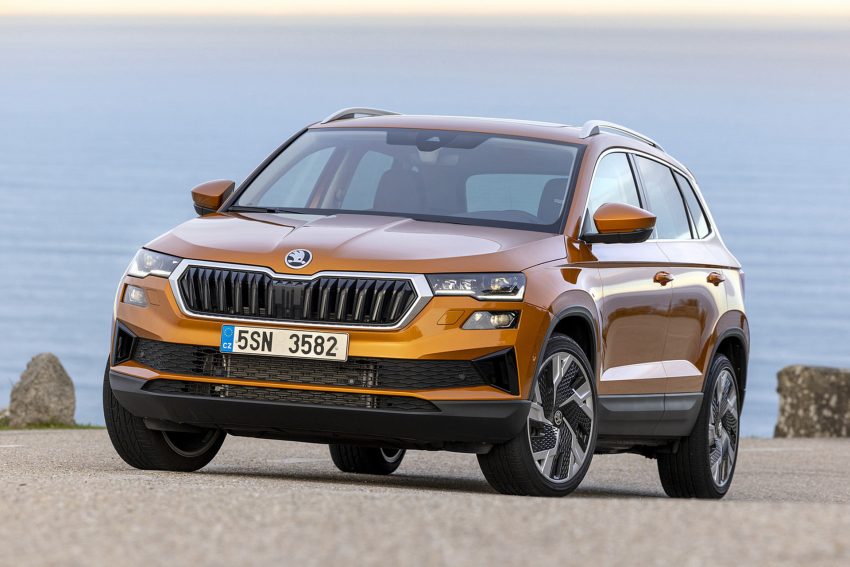2022 Škoda Karoq Style - Front Three-Quarter Wallpaper 850x567 #56