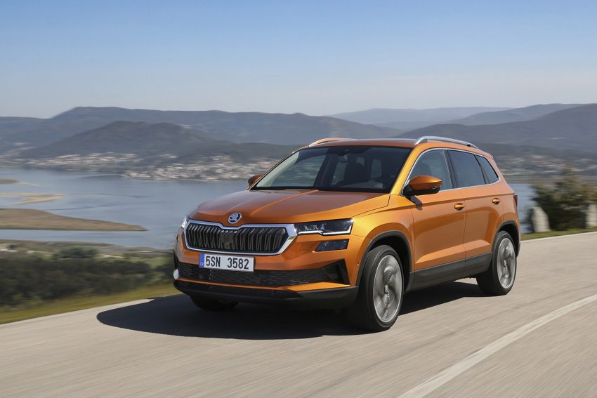 2022 Škoda Karoq Style - Front Three-Quarter Wallpaper 850x567 #5