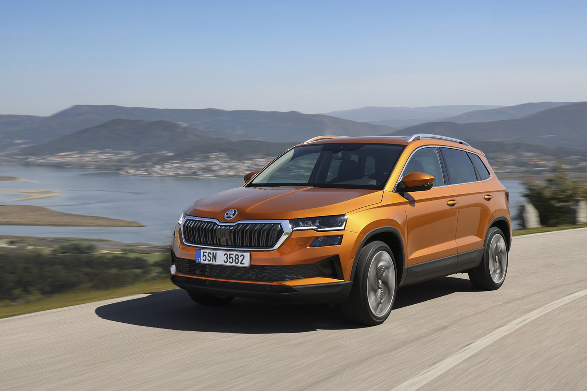 Download 2022 Škoda Karoq Style - Front Three-Quarter HD Wallpaper 1921x1281 #5