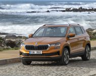 2022 Škoda Karoq Style - Front Three-Quarter Wallpaper 190x150