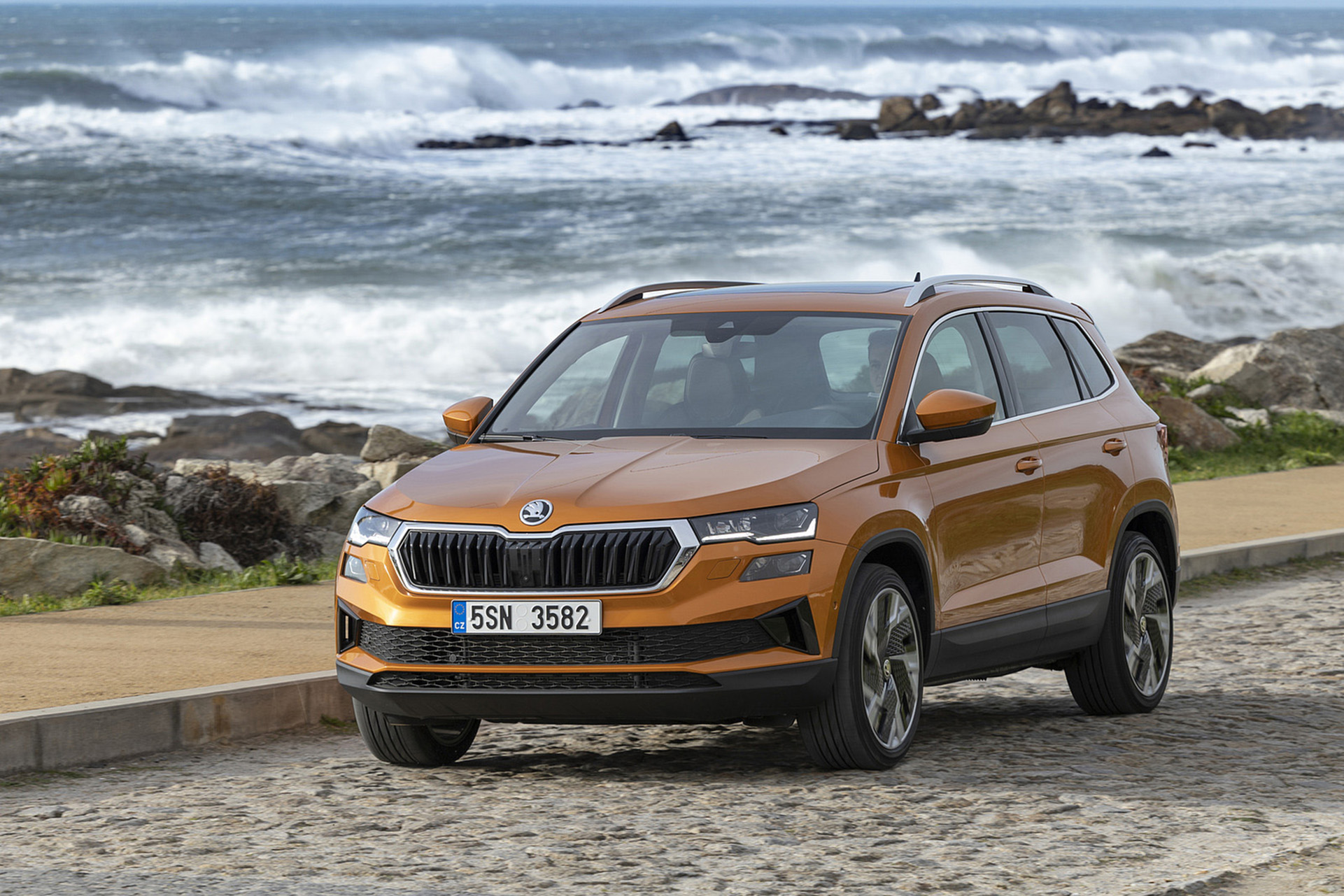 Download 2022 Škoda Karoq Style - Front Three-Quarter HD Wallpaper 1921x1281 #51