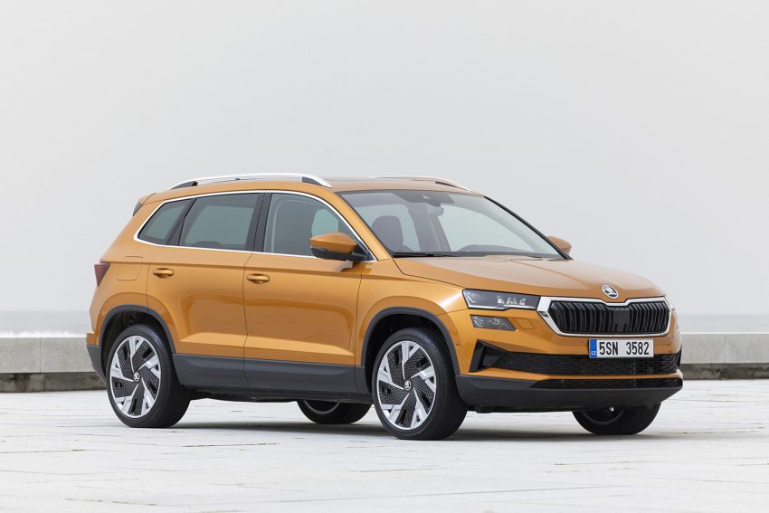2022 Škoda Karoq Style - Front Three-Quarter Wallpaper 850x567 #63