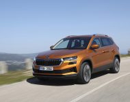 2022 Škoda Karoq Style - Front Three-Quarter Wallpaper 190x150