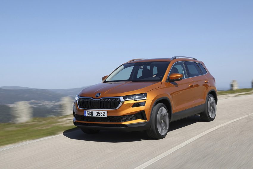 2022 Škoda Karoq Style - Front Three-Quarter Wallpaper 850x567 #7