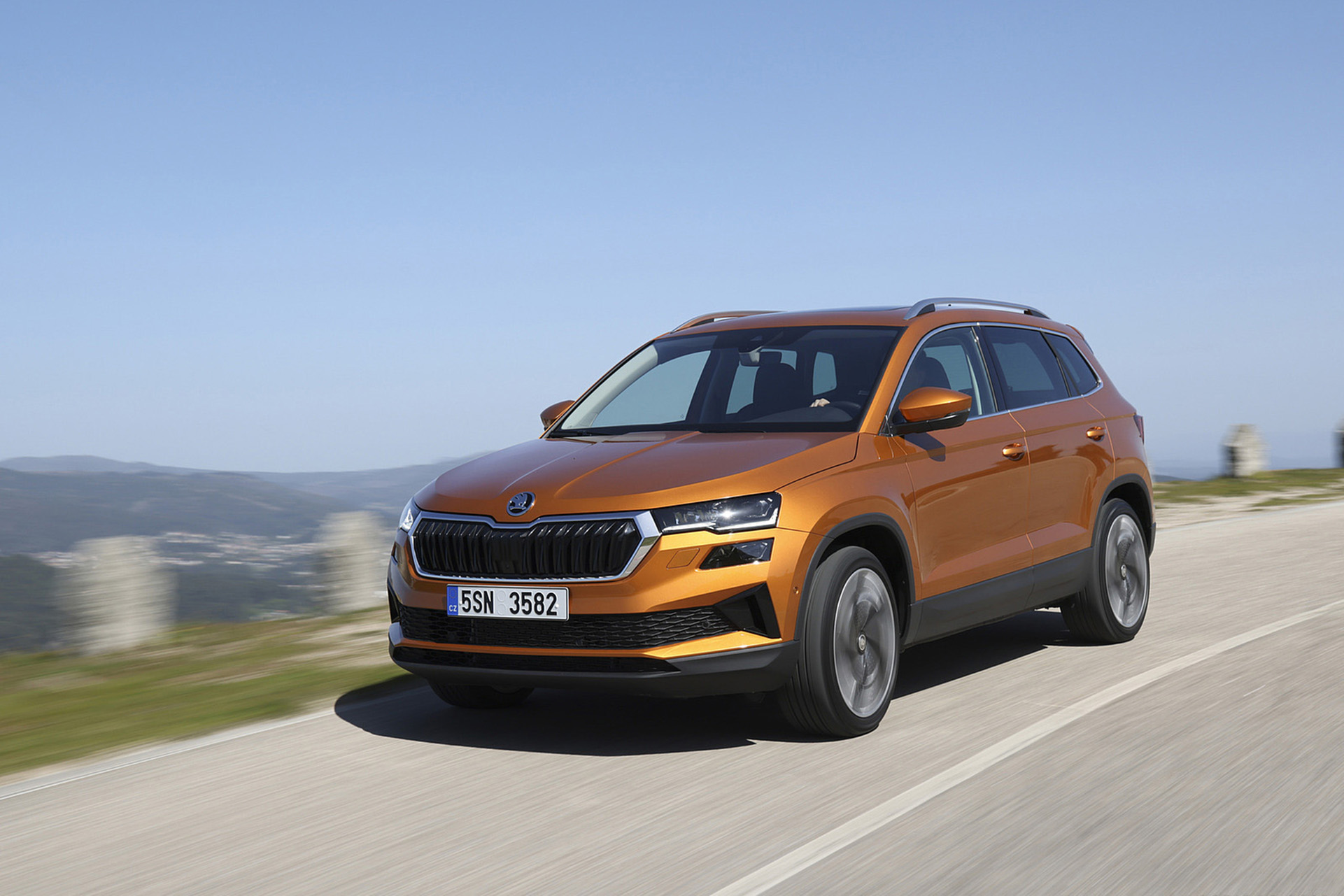 Download 2022 Škoda Karoq Style - Front Three-Quarter HD Wallpaper 1921x1281 #7